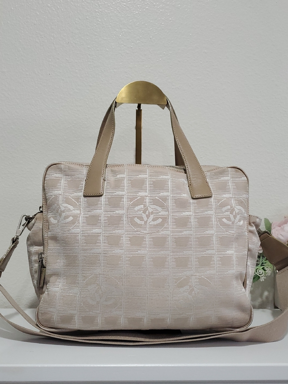 VINTAGE CHANEL Beige Nylon Jacquard Travel Line Handbag/Shoulder/Crossbody Satch - Picture 4 of 16